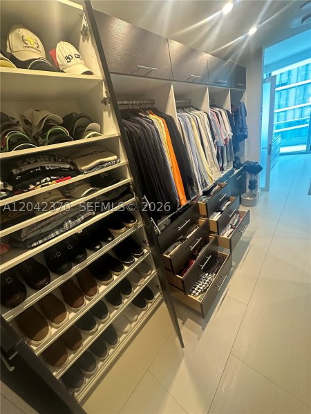 Apartment for rent at 900 Biscayne 2312