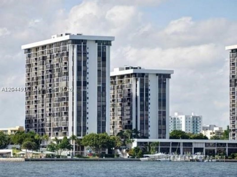 Brickell Place Apt #B1614