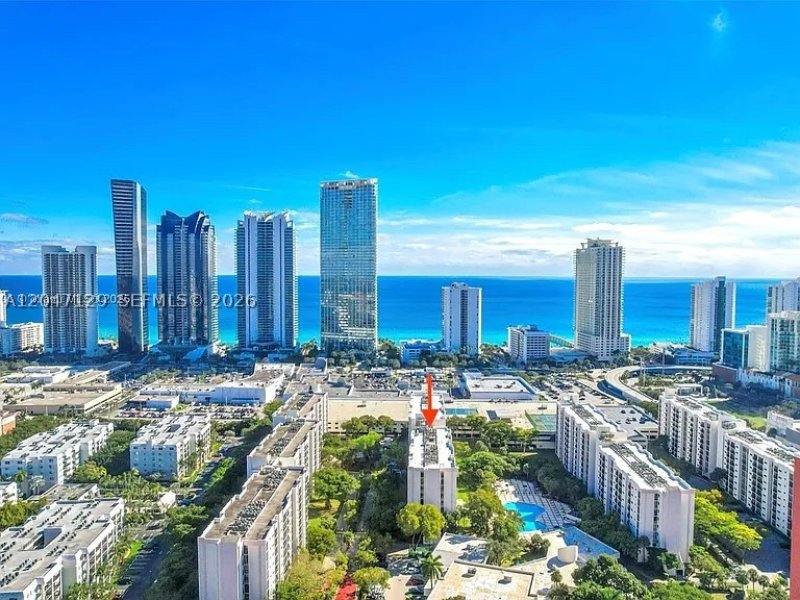 Apartment for rent at Plaza of the Americas 1018