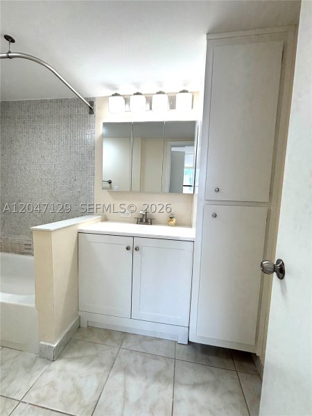 Apartment for rent at Plaza of the Americas 1018