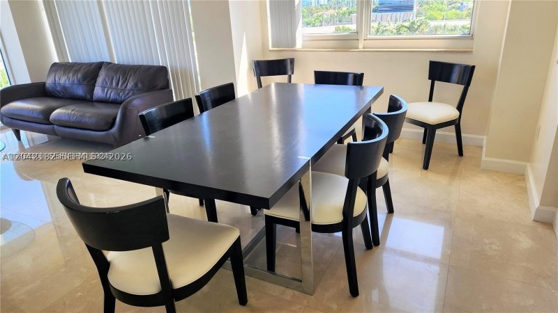 Aluguel de apartamento no Turnberry On The Green 704