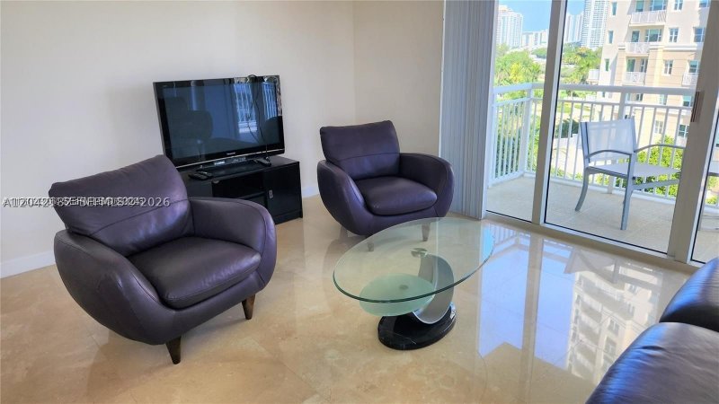 Aluguel de apartamento no Turnberry On The Green 704