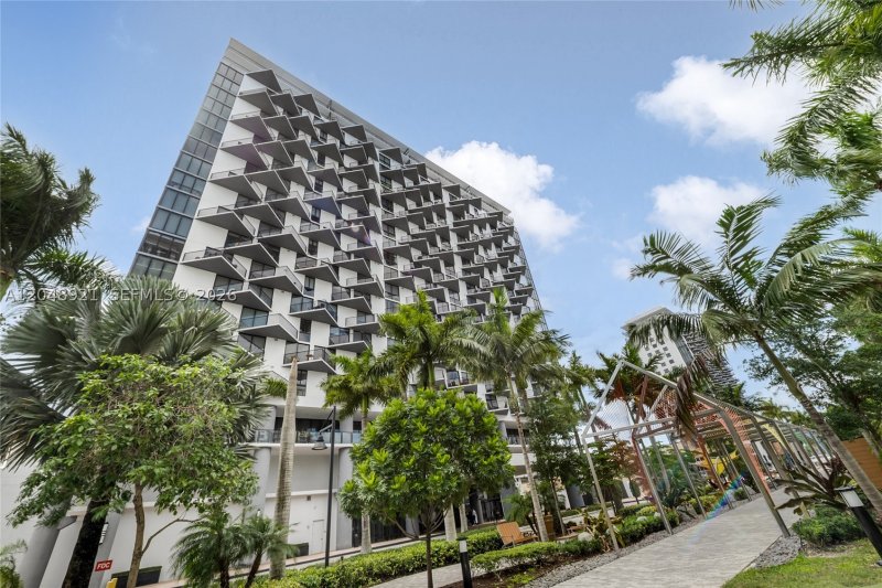 Condo for sale at 5252 Paseo Doral 1005