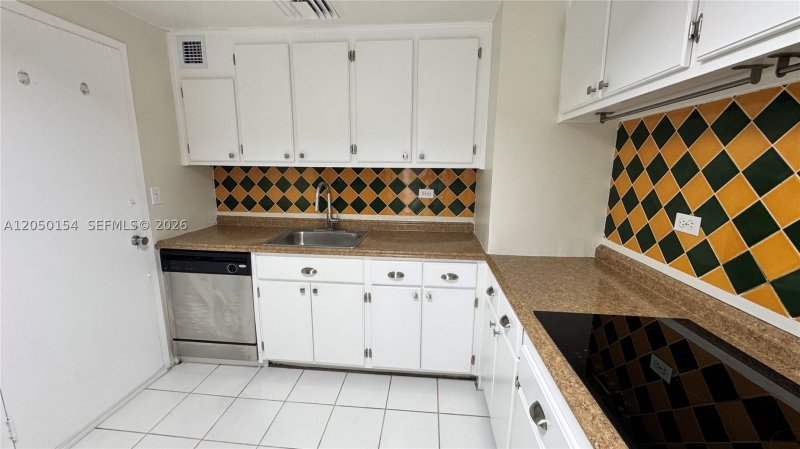 Apartment for rent at Brickell Townhouse 18U