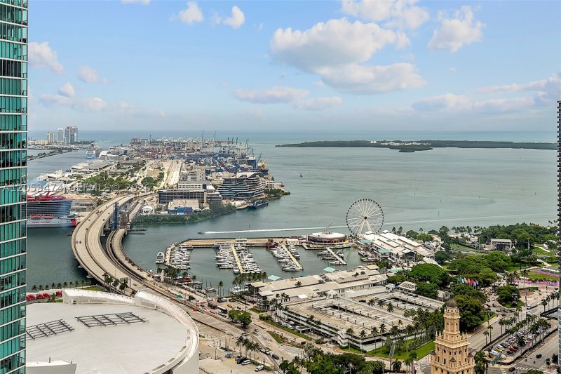 Aluguel de apartamento no Paramount Miami WorldCenter 4407