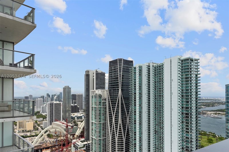 Aluguel de apartamento no Paramount Miami WorldCenter 4407
