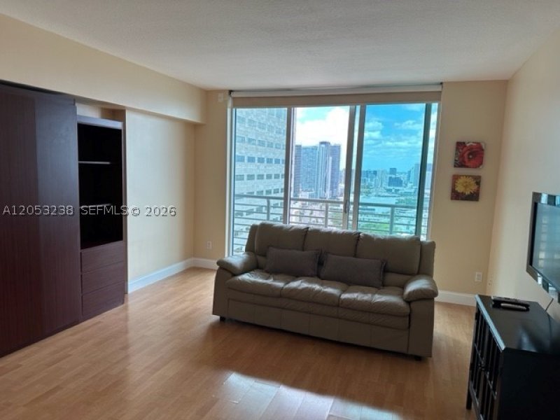 Aluguel de apartamento no One Miami East Tower 4320