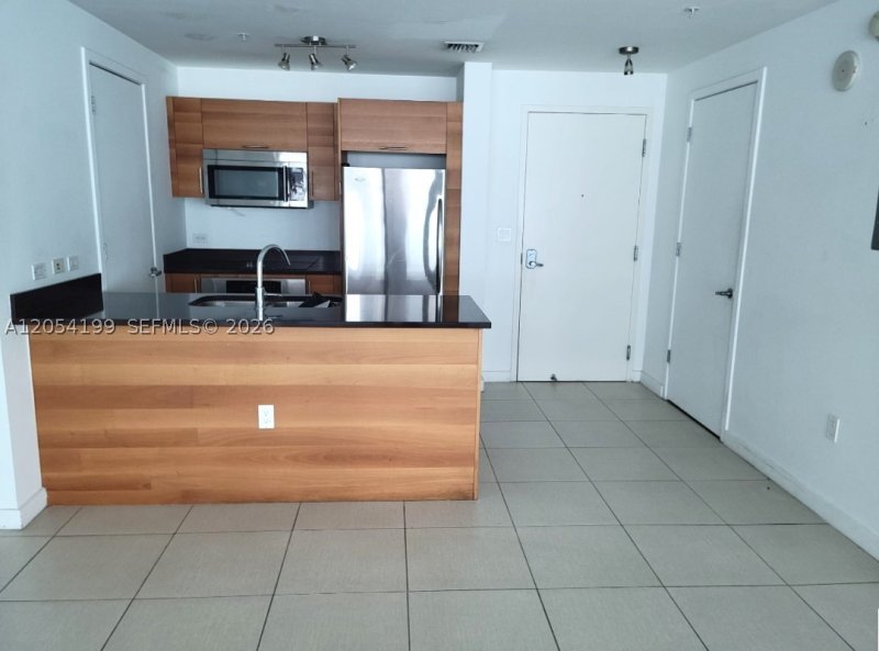 Apartment for rent at Midtown Miami 4 L0205