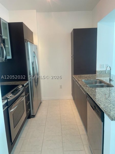 Comprar apartamento no The Plaza Tower II 2803