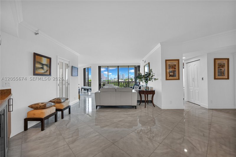 Condo for sale at 3000 Williams Island 505