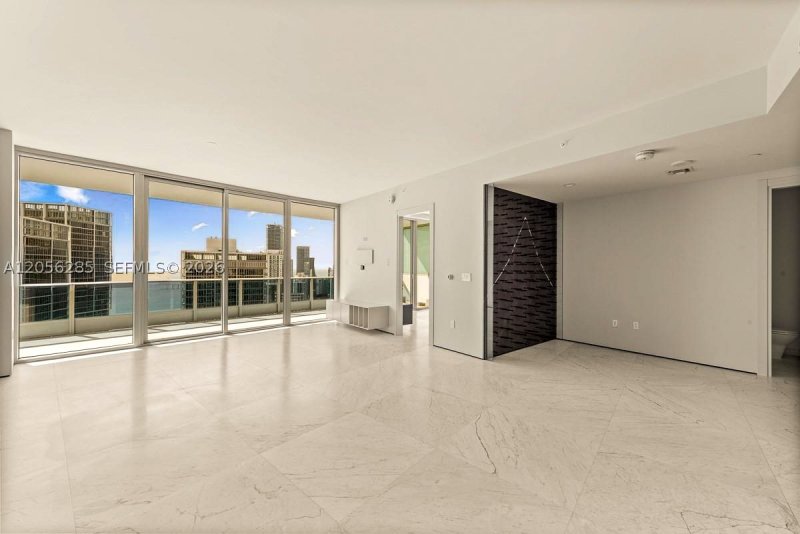 Apartment for rent at Epic Miami 5104