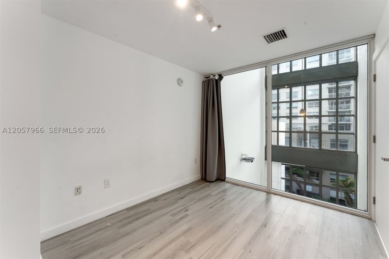 Comprar apartamento no Midtown Miami 4 M0501