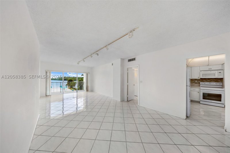 Condo for sale at Arlen House 202