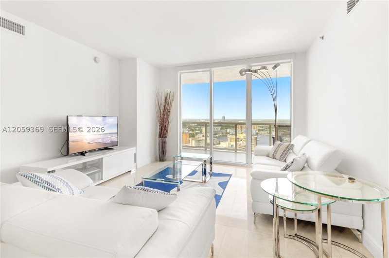 Comprar apartamento no Beach Club Three 3008
