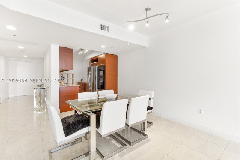 Comprar apartamento no Beach Club Three 3008