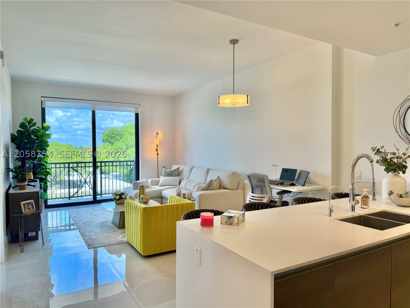 Comprar apartamento en Merrick Manor 418