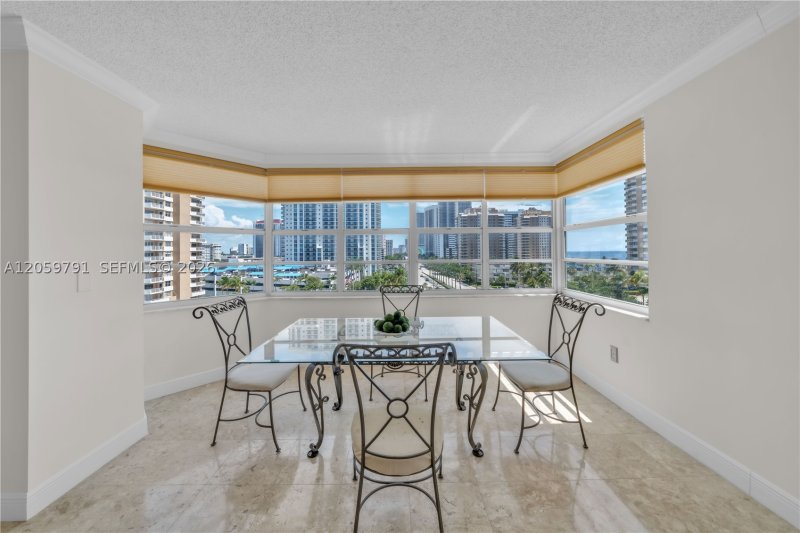 Apartment for rent at The Hemispheres 6p