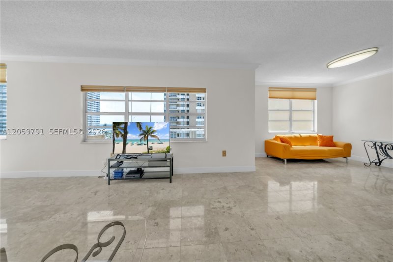Apartment for rent at The Hemispheres 6p