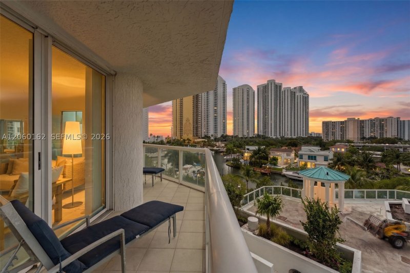 Comprar apartamento no Oceania 4 544