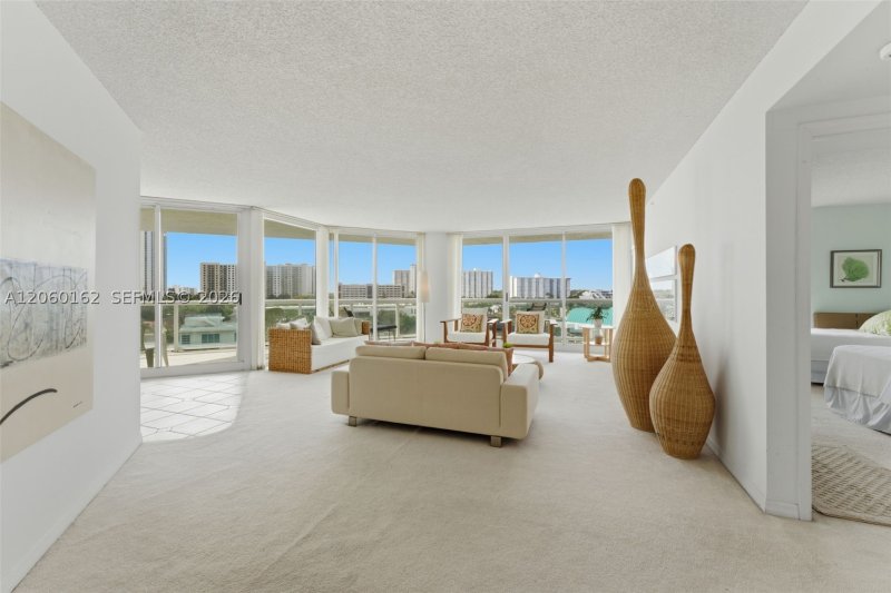 Comprar apartamento no Oceania 4 544