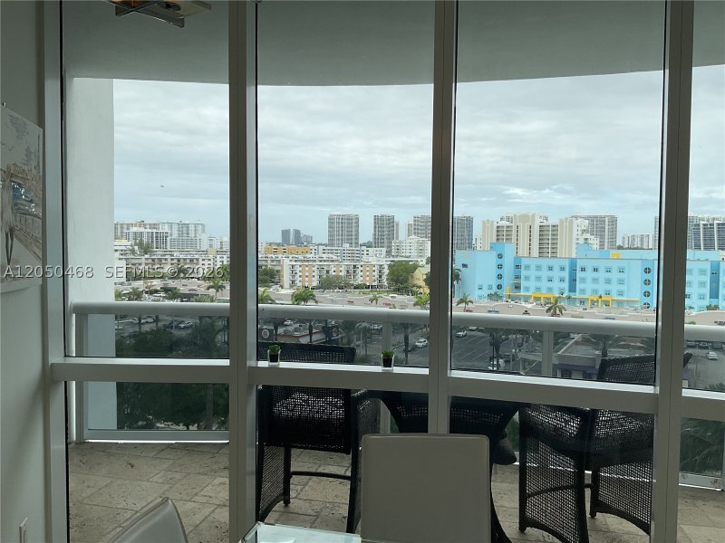Comprar apartamento no Trump Royale 901A
