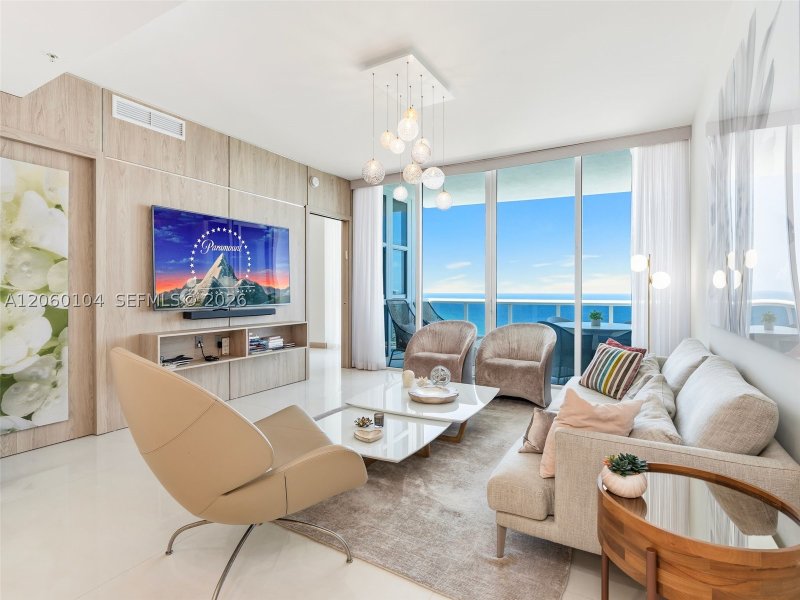 Condo for sale at Trump Royale 4106