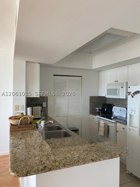 Apartment for rent at Turnberry On The Green 2305