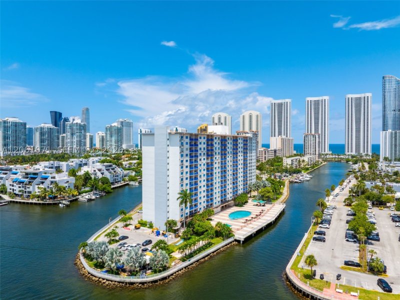Alquiler de apartamento en Coastal Towers 1628