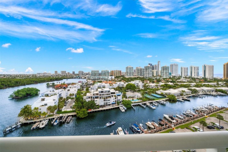 Alquiler de apartamento en Coastal Towers 1628