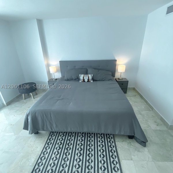 Apartment for rent at Skyline On Brickell 2809