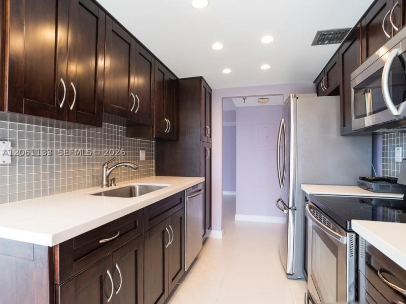 Apartment for rent at Winston Towers 617
