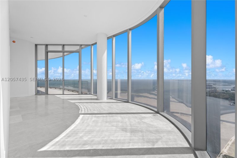 Comprar apartamento no Una Residences at Brickell 4302