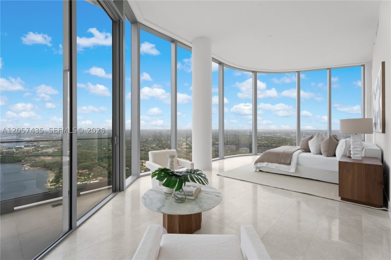 Comprar apartamento no Una Residences at Brickell 4302