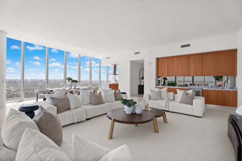 Comprar apartamento no Una Residences at Brickell 4302