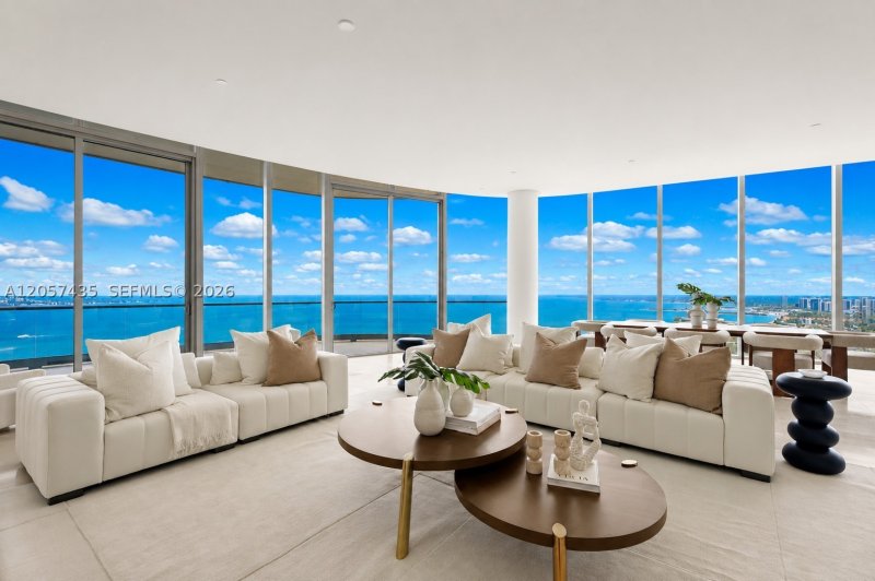 Comprar apartamento no Una Residences at Brickell 4302