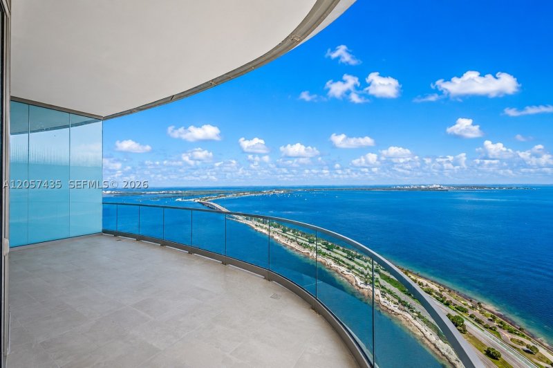 Comprar apartamento no Una Residences at Brickell 4302