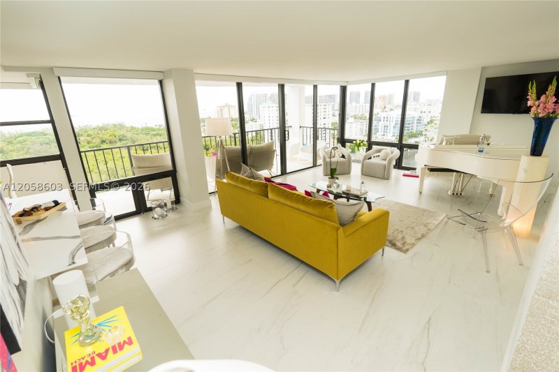 Alquiler de apartamento en The Corinthian 19H