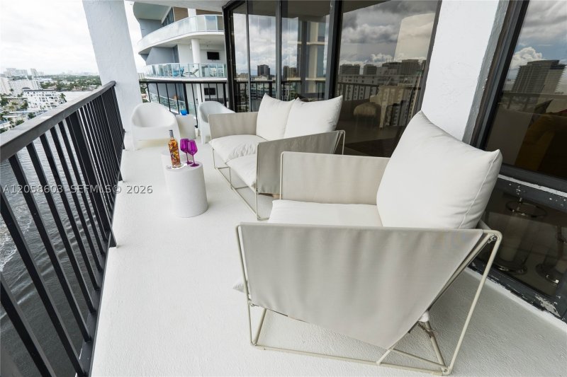 Alquiler de apartamento en The Corinthian 19H