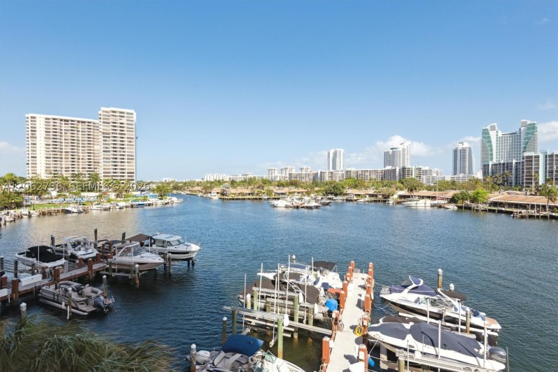 Apartment for rent at Anchor Bay Club 603