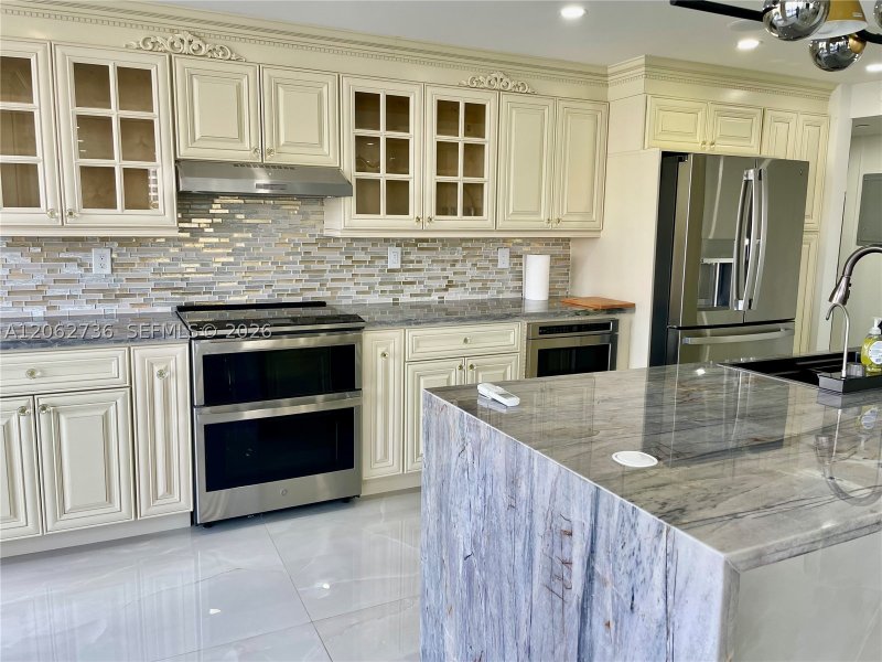 Apartment for rent at Anchor Bay Club 603
