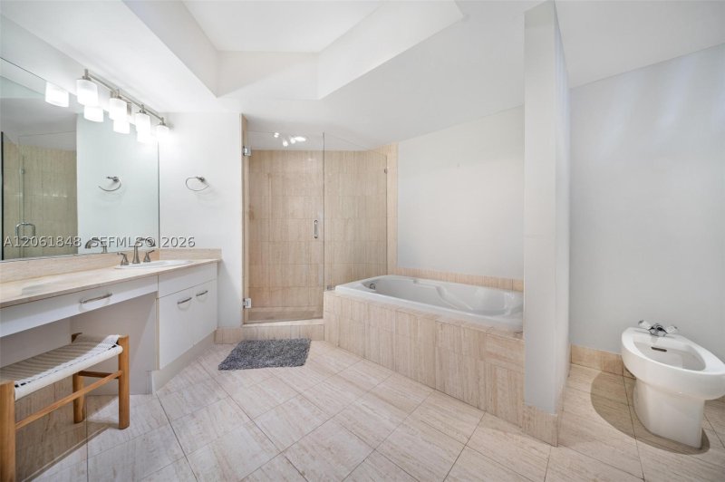 Apartment for rent at North Tower at The Point 703