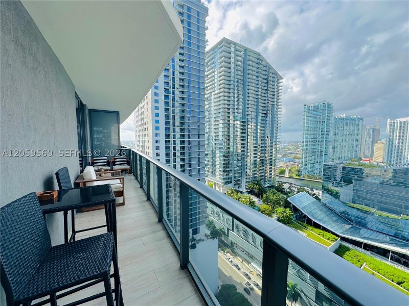 Comprar apartamento no Brickell Heights East 2501