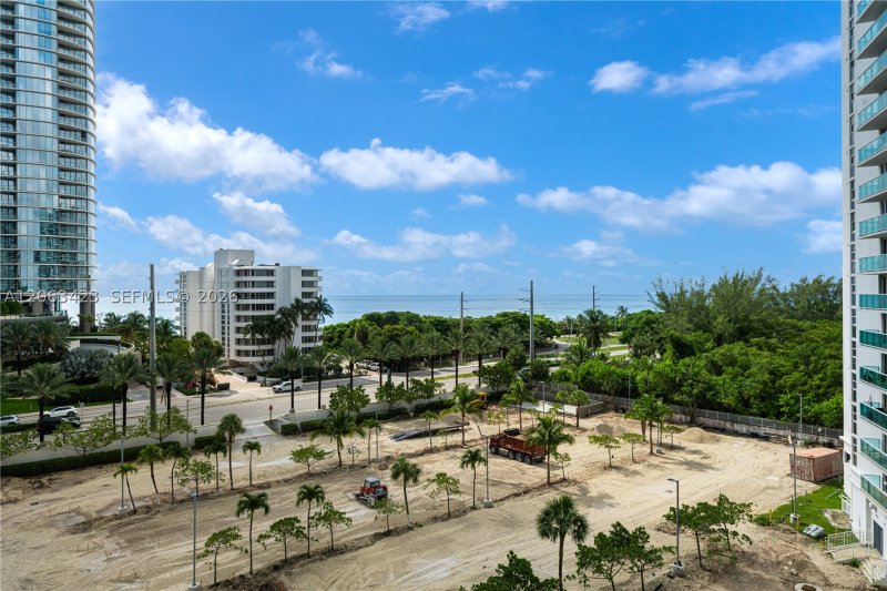 Condo for sale at Arlen House 709
