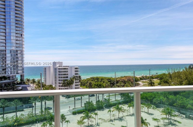 Condo for sale at Arlen House 709