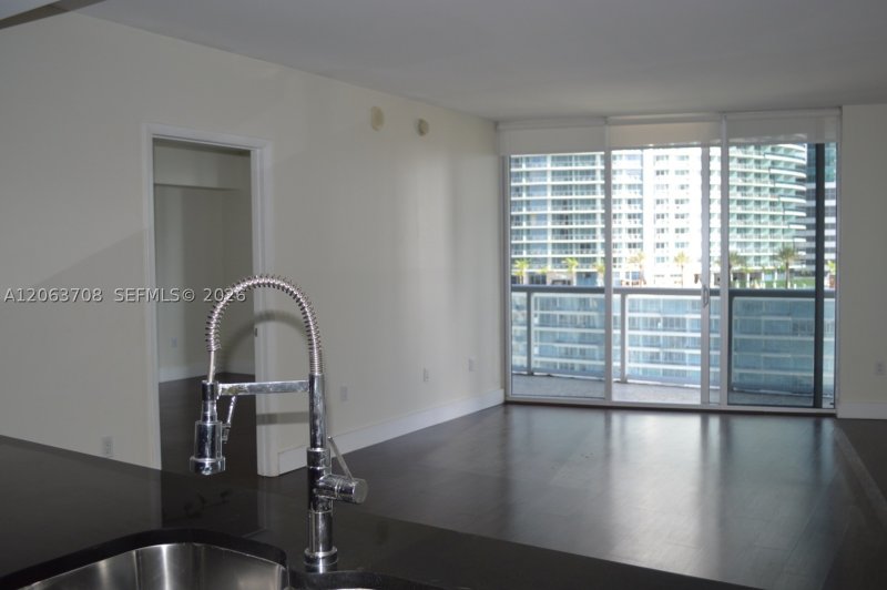 Condo for sale at Icon Brickell Tower I 1814