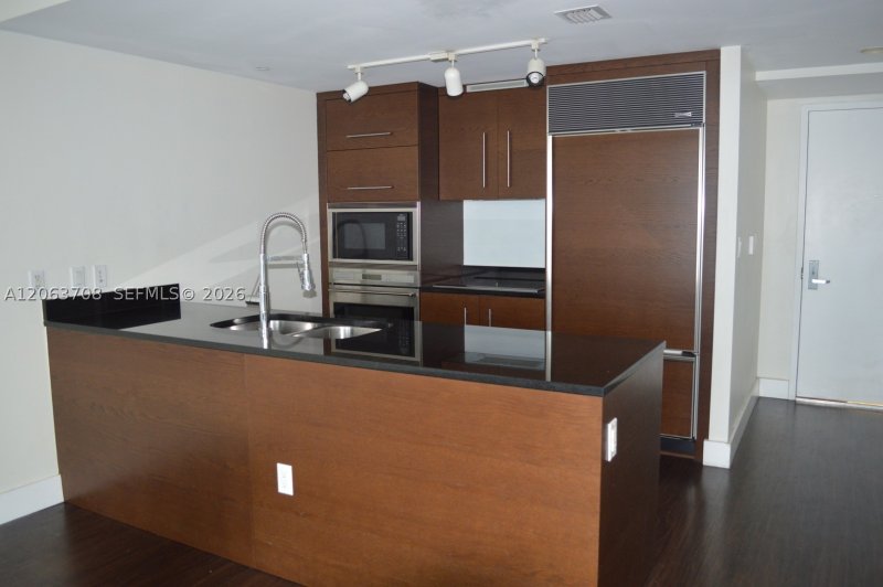 Condo for sale at Icon Brickell Tower I 1814