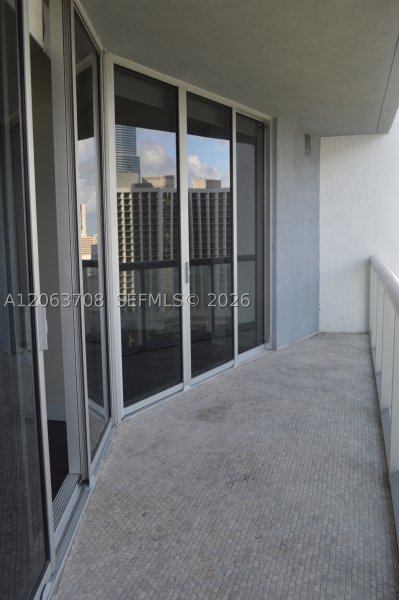 Condo for sale at Icon Brickell Tower I 1814