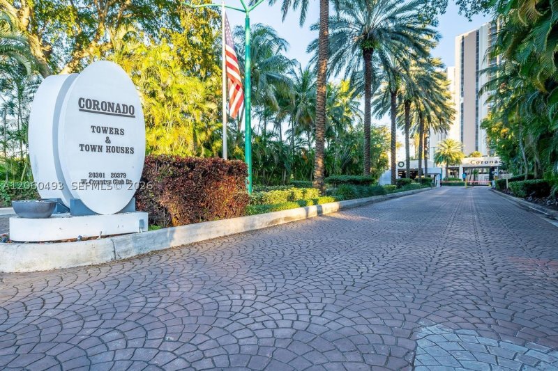 Condo for sale at Coronado I 1702