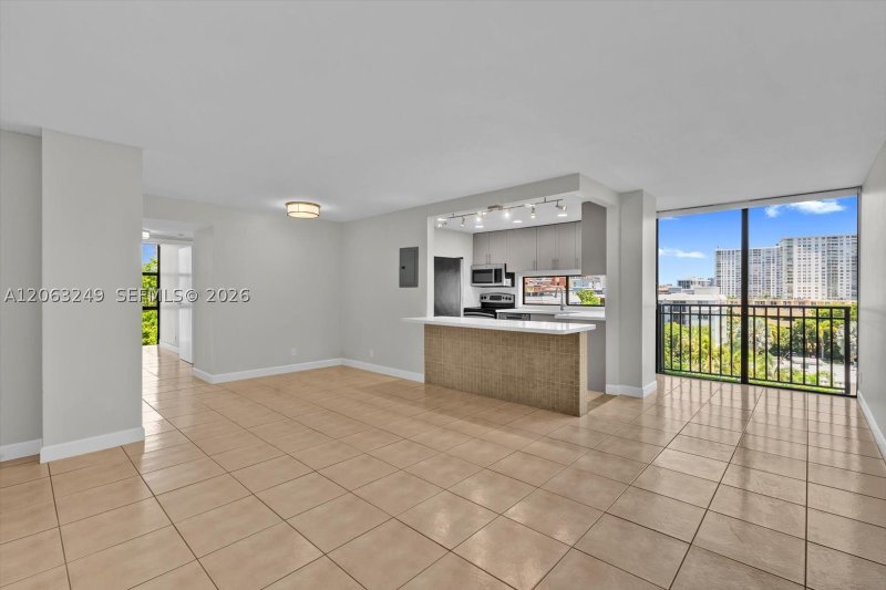 Condo for sale at Plaza of the Americas 705