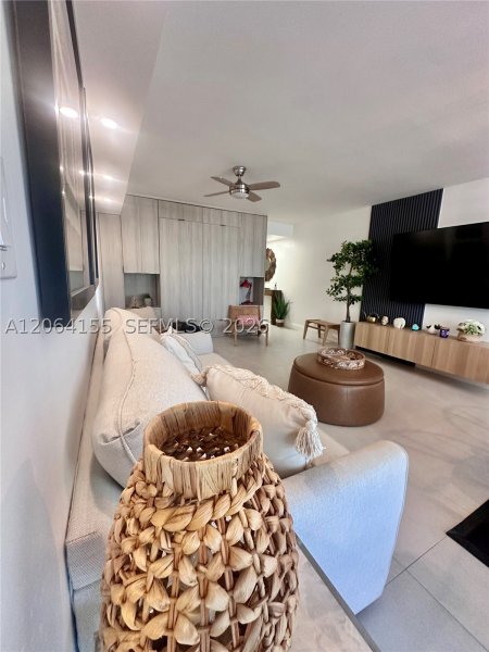Apartment for rent at Four Winds Condo 1407